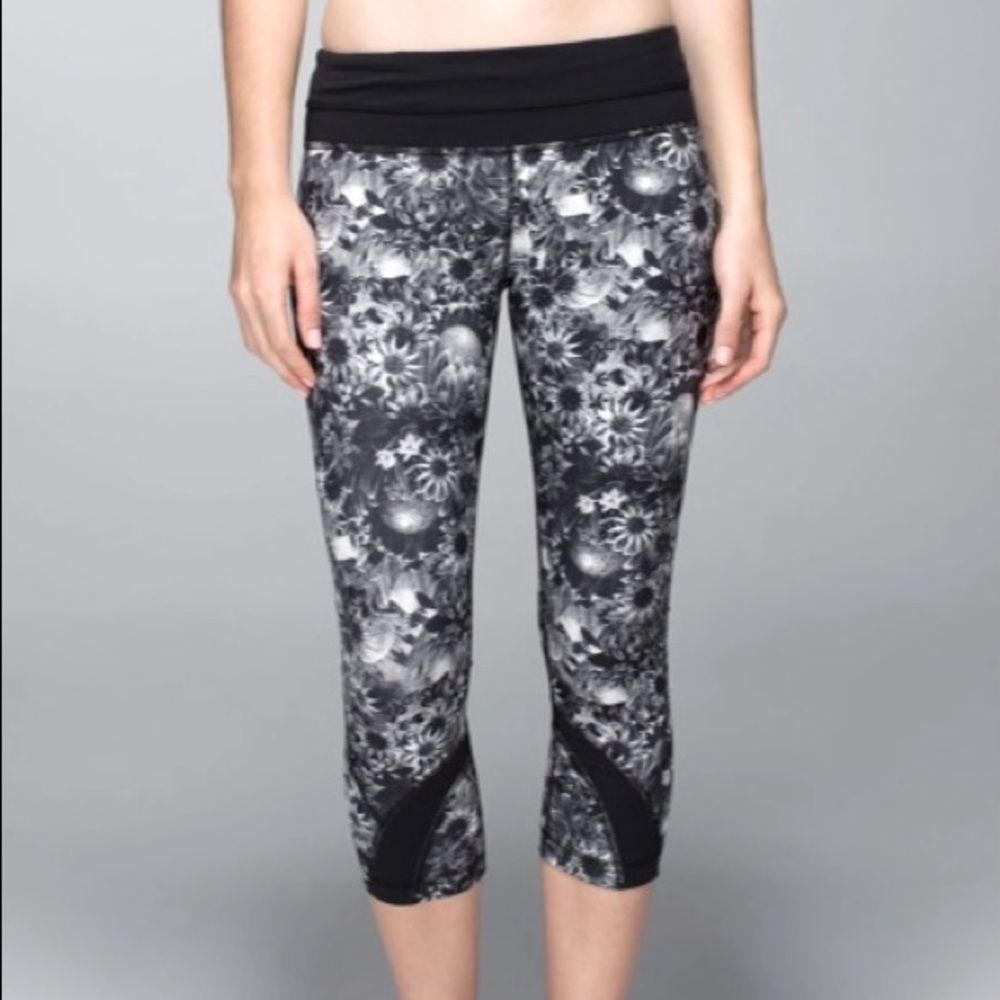 Lululemon run inspire crop leggings 4 floral